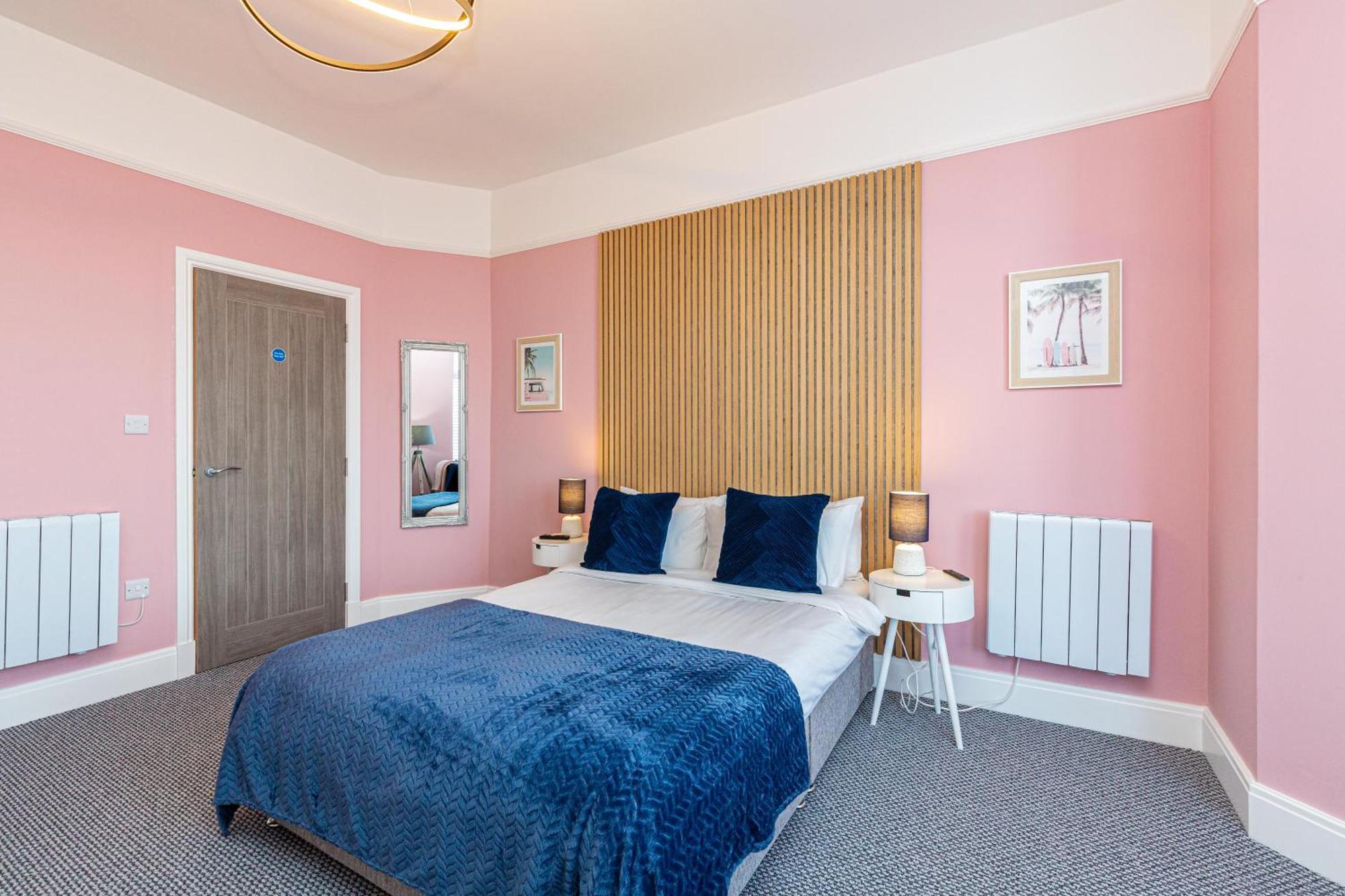 Beachfront Apartment 3 Bedrooms Sleeps 7 - Gateway To The Lake District - Newly Refurbished Morecambe Exterior foto