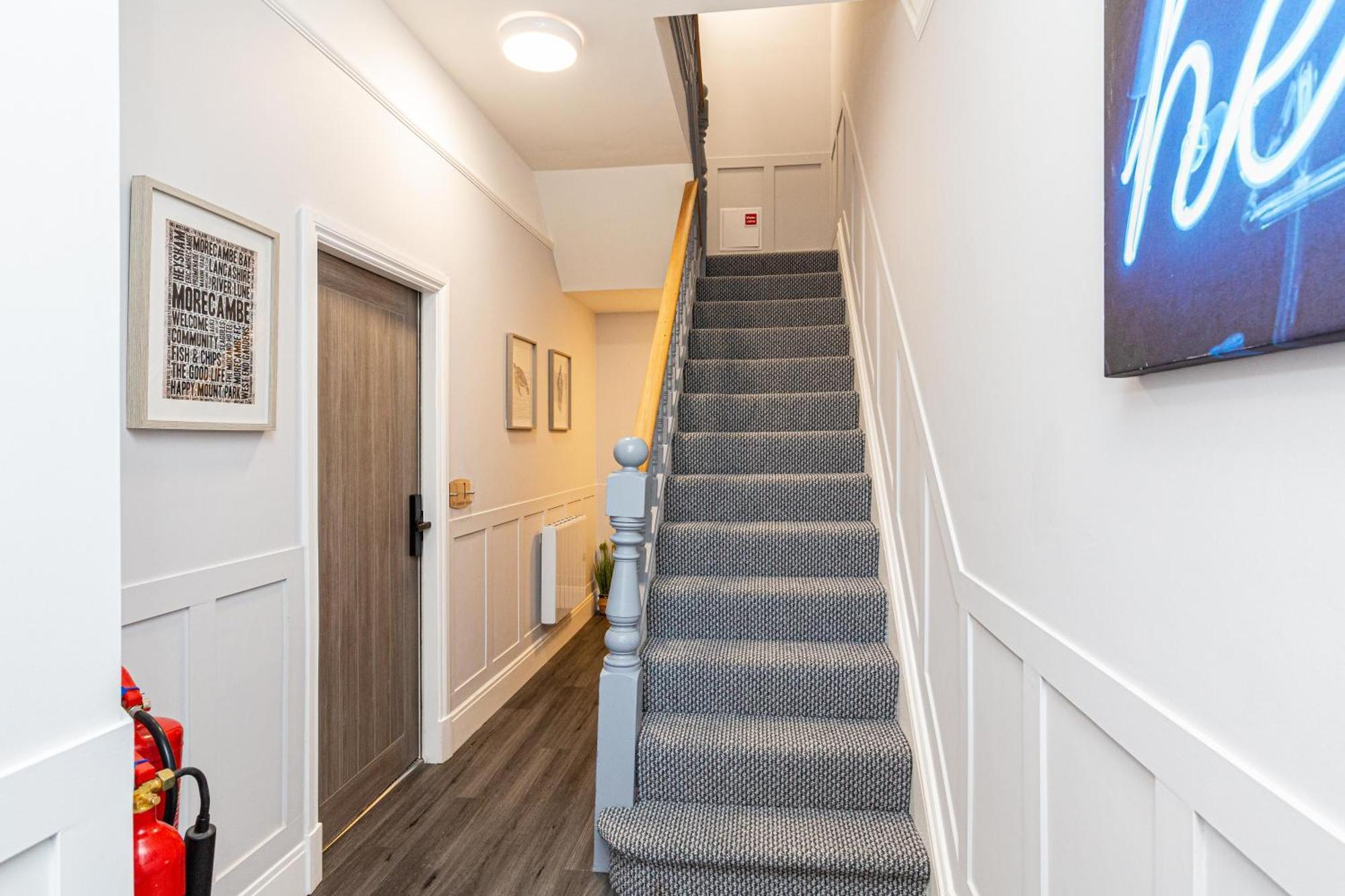 Beachfront Apartment 3 Bedrooms Sleeps 7 - Gateway To The Lake District - Newly Refurbished Morecambe Exterior foto