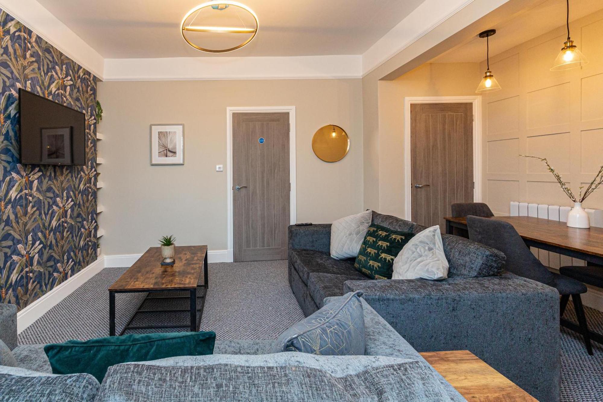 Beachfront Apartment 3 Bedrooms Sleeps 7 - Gateway To The Lake District - Newly Refurbished Morecambe Exterior foto